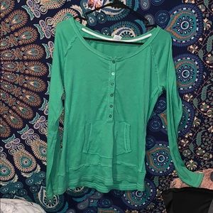 Geeen long sleeve woman’s shirt.